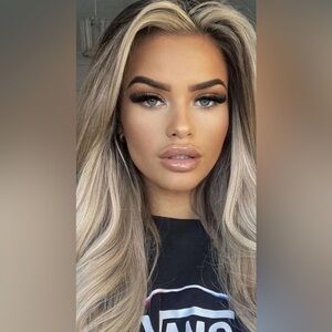 ♥️ 18” WEAR & GO PRE PLUCKED ASH BLONDE HIGHLIGHT BODY WAVY  ombre lace wig NEW
